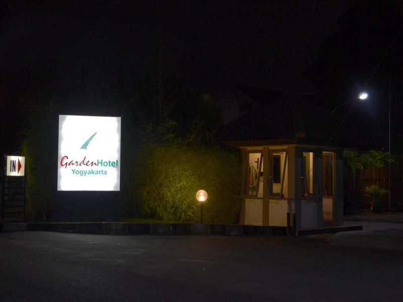 Oyo 743 Garden Guesthouse Maguwo Dış mekan fotoğraf