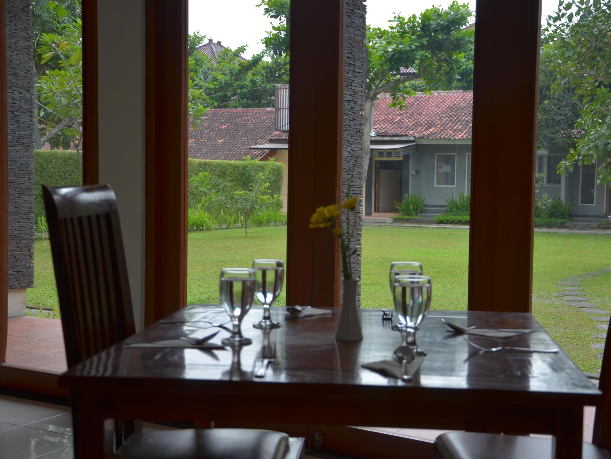 Oyo 743 Garden Guesthouse Maguwo Dış mekan fotoğraf