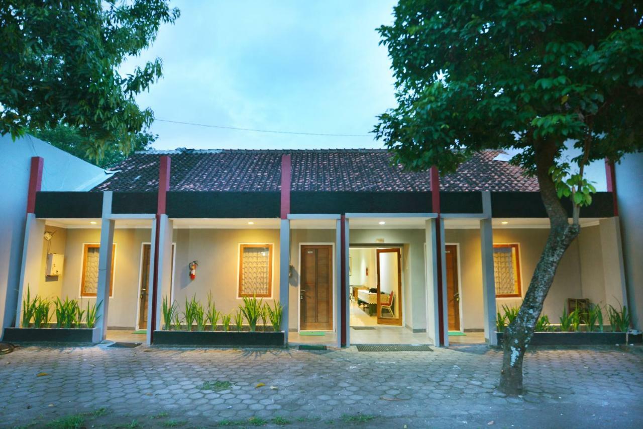 Oyo 743 Garden Guesthouse Maguwo Dış mekan fotoğraf