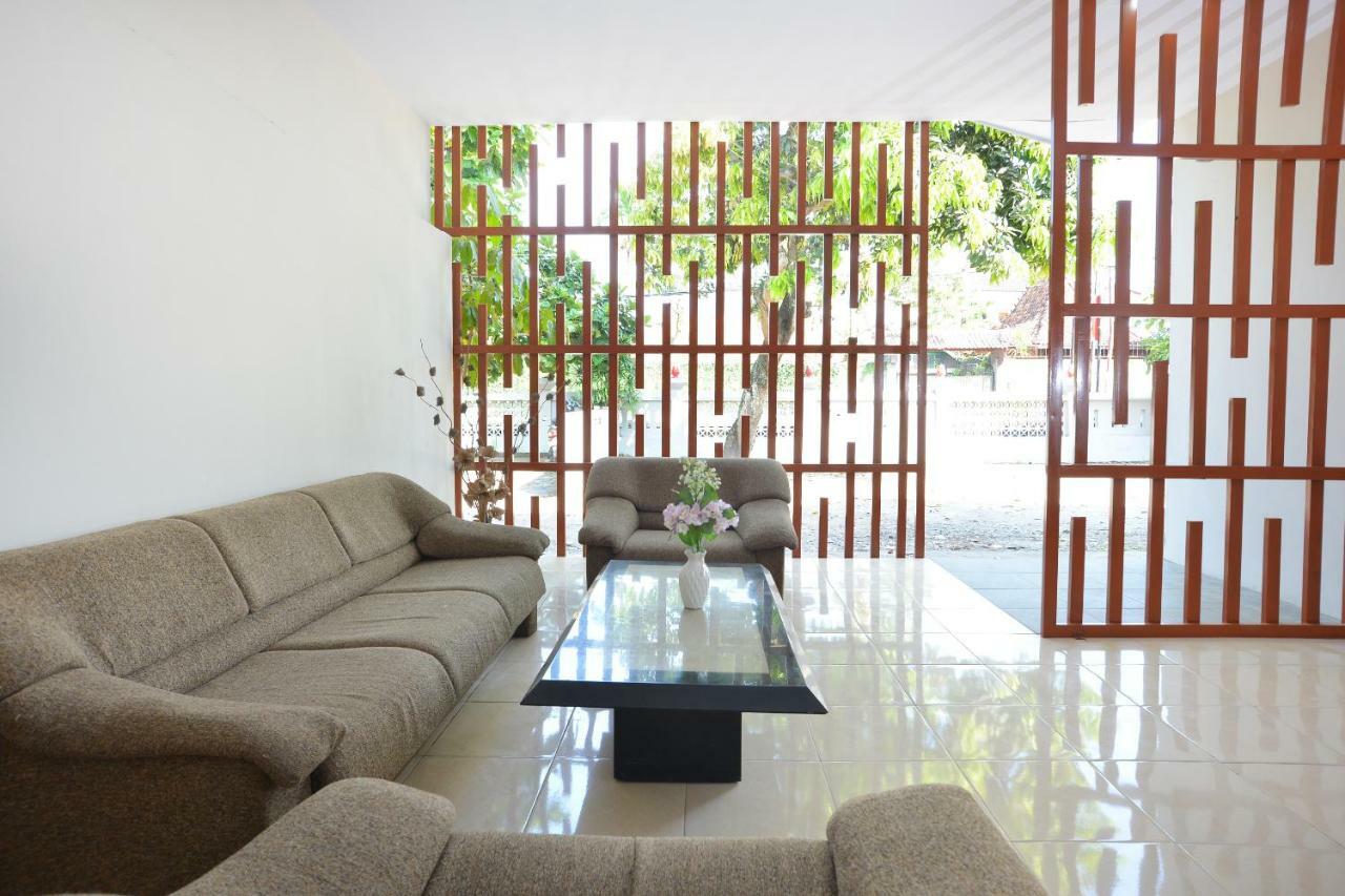 Oyo 743 Garden Guesthouse Maguwo Dış mekan fotoğraf